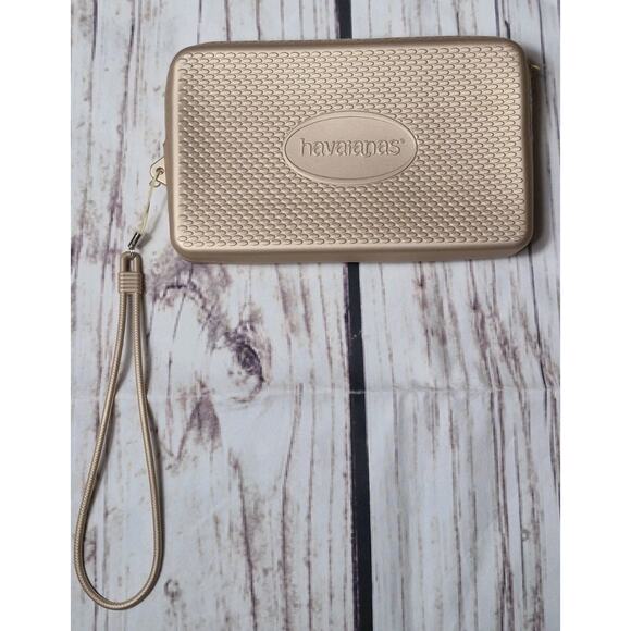Havaianas Womens Metallic Mini Bag Plus Color: Metallic Champagne Wristlet - Picture 2 of 6